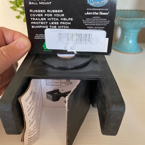 University Of South Carolina Cushioned Trailer Hitch Cover NEW 2.5" Ball mount - Picture 4 of 8